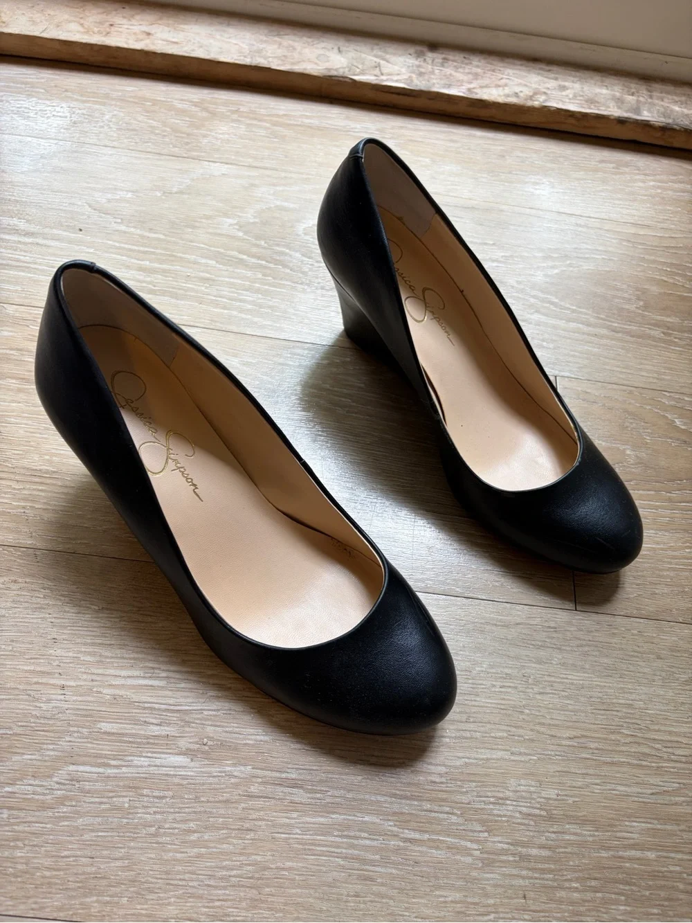 Jessica Simpson Suzanna Black Leather-Look Wedge Pumps